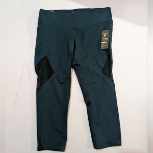 NWT Old Navy active mid-rise 3/4 fitted crop leggings